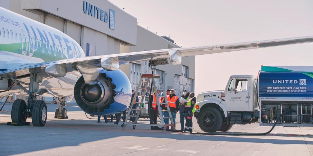 United Airlines compromete $ 15 millones para la innovación sostenible de combustible para aeronaves